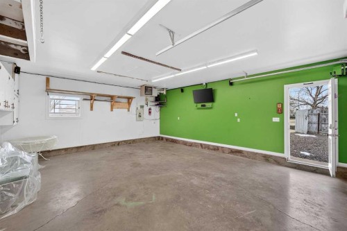 95 Stoney Crescent West, Lethbridge, AB - Indoor