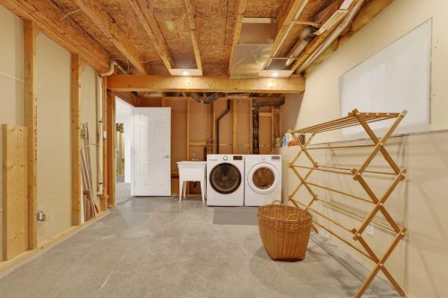 95 Stoney Crescent West, Lethbridge, AB - Indoor