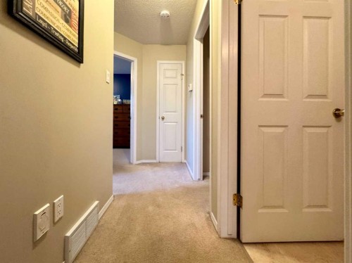 122 Mt Rundle Road West, Lethbridge, AB - Indoor Photo Showing Other Room