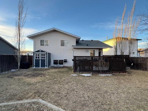 122 Mt Rundle Road West, Lethbridge, AB - Outdoor