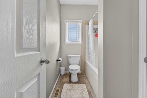 210 Firelight Crescent West, Lethbridge, AB - Indoor Photo Showing Bathroom