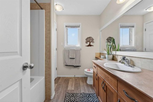 210 Firelight Crescent West, Lethbridge, AB - Indoor Photo Showing Bathroom