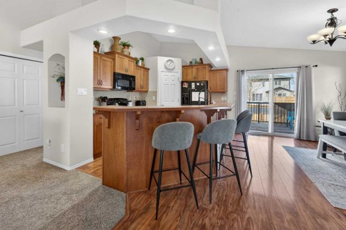 210 Firelight Crescent West, Lethbridge, AB - Indoor Photo Showing Kitchen