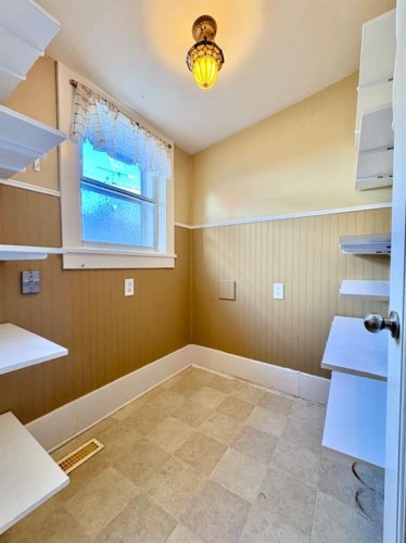 1407 4 Avenue South, Lethbridge, AB - Indoor Photo Showing Other Room