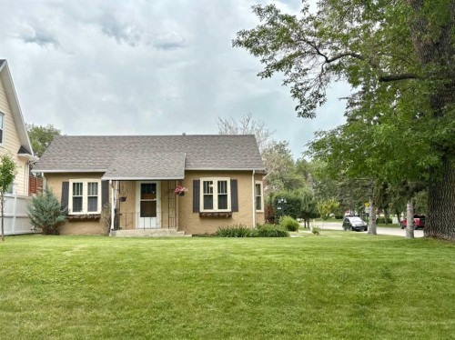 1407 4 Avenue South, Lethbridge, AB - Outdoor