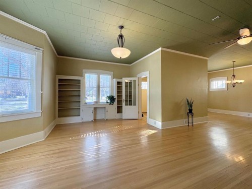 1407 4 Avenue South, Lethbridge, AB - Indoor Photo Showing Other Room