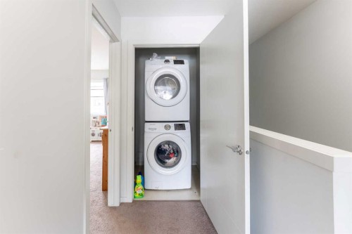 5-478 Highlands Boulevard West, Lethbridge, AB - Indoor Photo Showing Laundry Room
