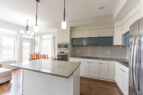 5-478 Highlands Boulevard West, Lethbridge, AB - Indoor Photo Showing Kitchen With Upgraded Kitchen