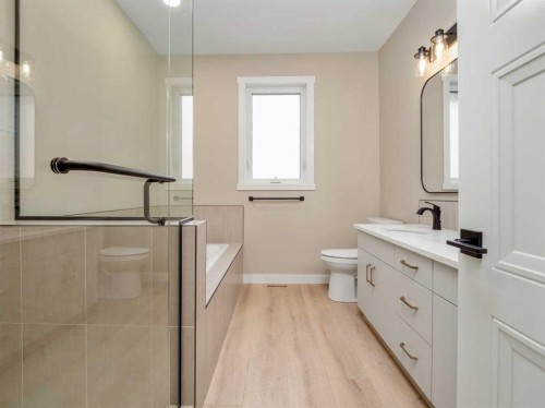 409 Rivergrove Chase West, Lethbridge, AB - Indoor Photo Showing Bathroom