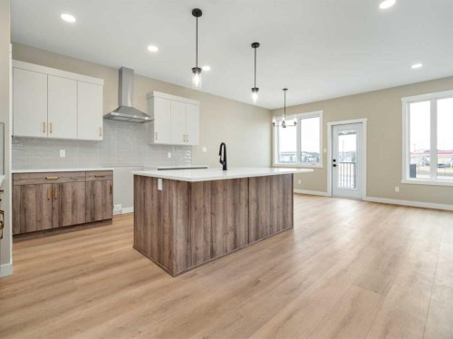 409 Rivergrove Chase West, Lethbridge, AB - Indoor Photo Showing Kitchen With Upgraded Kitchen