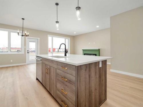 409 Rivergrove Chase West, Lethbridge, AB - Indoor Photo Showing Kitchen
