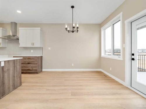 409 Rivergrove Chase West, Lethbridge, AB - Indoor Photo Showing Kitchen