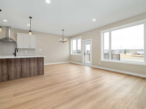 409 Rivergrove Chase West, Lethbridge, AB - Indoor Photo Showing Kitchen