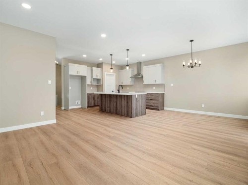 409 Rivergrove Chase West, Lethbridge, AB - Indoor Photo Showing Kitchen