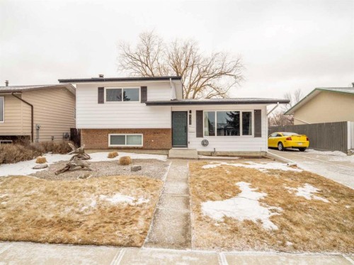 137 Pensacola Court WEST Lethbridge, AB T1K 4R7