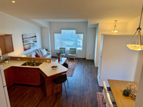 613 Squamish Lane West, Lethbridge, AB - Indoor