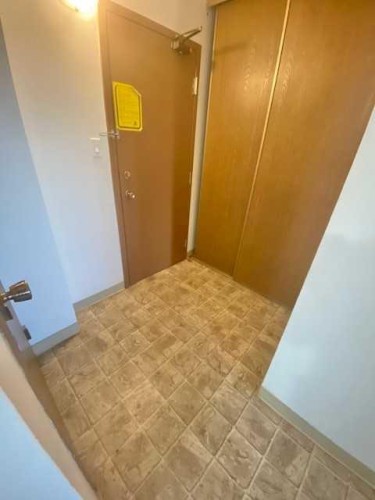 423-21 Berkeley Place West, Lethbridge, AB - Indoor Photo Showing Other Room