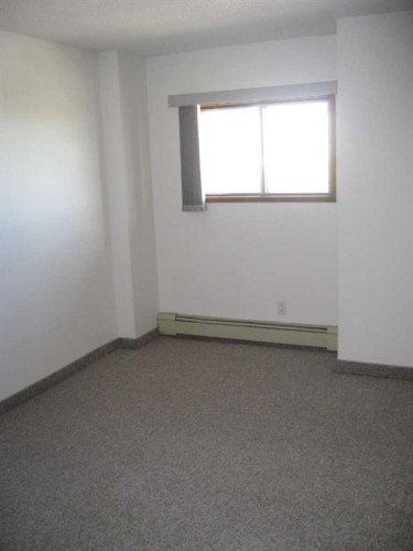 423-21 Berkeley Place West, Lethbridge, AB - Indoor Photo Showing Other Room