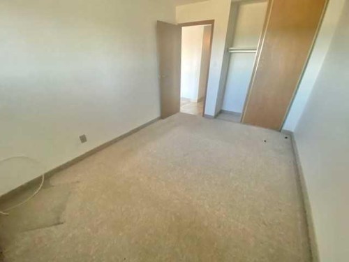 423-21 Berkeley Place West, Lethbridge, AB - Indoor Photo Showing Other Room