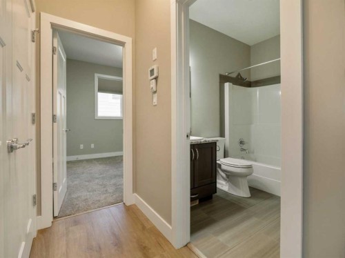 147 Westgate Drive, Coaldale, AB - Indoor Photo Showing Bathroom