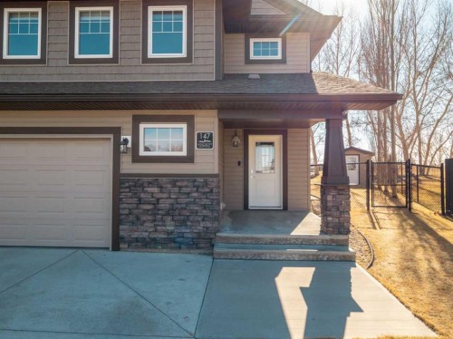 147 Westgate Drive, Coaldale, AB - Outdoor
