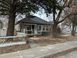 1406 13 Street NORTH Lethbridge, AB T1H 2T9