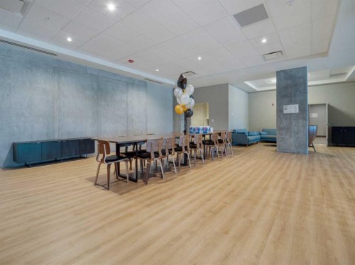 218-102 Scenic Drive North, Lethbridge, AB - Indoor
