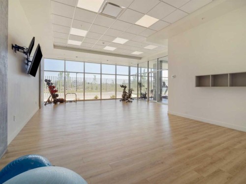 218-102 Scenic Drive North, Lethbridge, AB - Indoor
