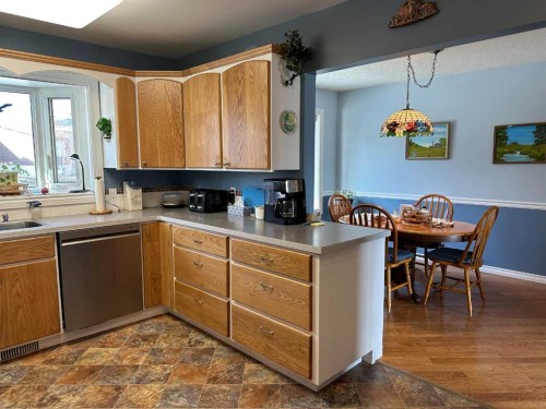 1801 82 Street, Coleman, AB - Indoor Photo Showing Kitchen