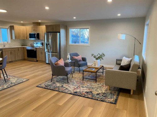 4202 57 Street, Taber, AB - Indoor