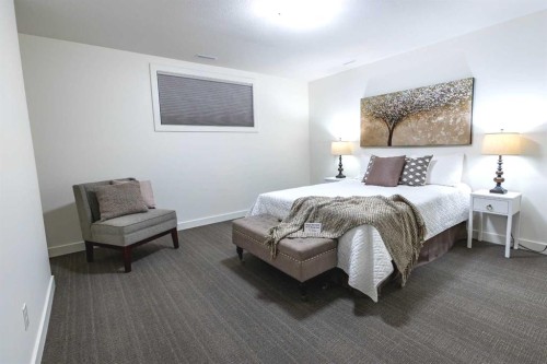 108 Gateway Mews South, Lethbridge, AB - Indoor Photo Showing Bedroom