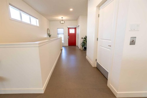 108 Gateway Mews South, Lethbridge, AB - Indoor Photo Showing Other Room