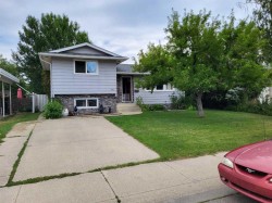 2161 Palm Road SOUTH Lethbridge, AB T1K 3N9