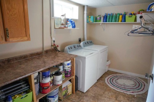 206 Mcgill Boulevard West, Lethbridge, AB - Indoor Photo Showing Laundry Room