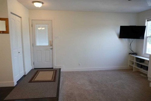 206 Mcgill Boulevard West, Lethbridge, AB - Indoor Photo Showing Other Room