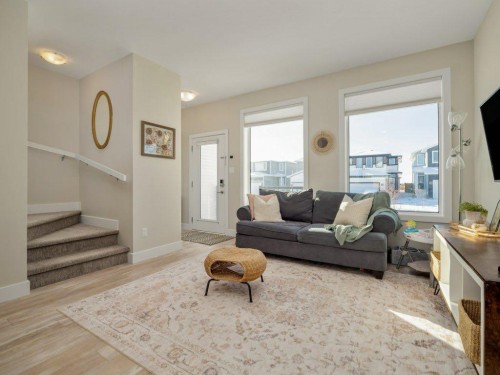 977 Miners Boulevard West, Lethbridge, AB - Indoor Photo Showing Living Room