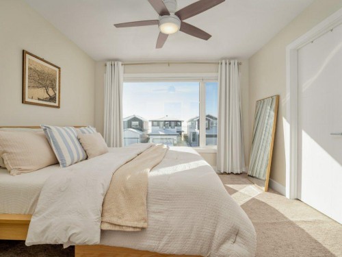 977 Miners Boulevard West, Lethbridge, AB - Indoor Photo Showing Bedroom