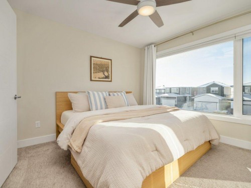 977 Miners Boulevard West, Lethbridge, AB - Indoor Photo Showing Bedroom