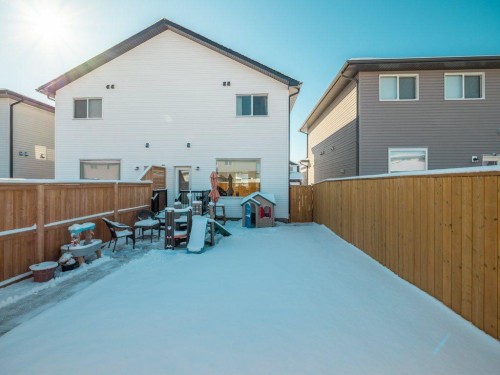 977 Miners Boulevard West, Lethbridge, AB - Outdoor With Exterior