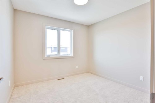 320 Aquitania Boulevard West, Lethbridge, AB - Indoor Photo Showing Other Room