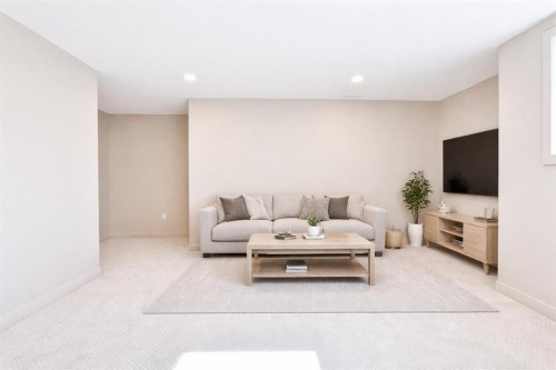 320 Aquitania Boulevard West, Lethbridge, AB - Indoor