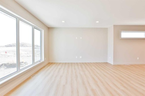 320 Aquitania Boulevard West, Lethbridge, AB - Indoor Photo Showing Other Room