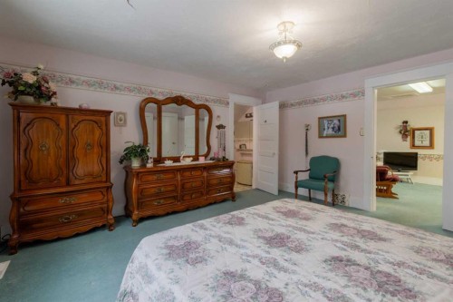 406 4 Avenue, Stirling, AB - Indoor Photo Showing Bedroom