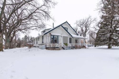 406 4 Avenue, Stirling, AB - Outdoor
