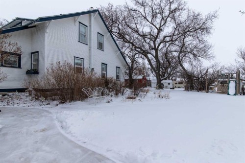 406 4 Avenue, Stirling, AB - Outdoor