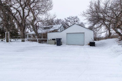 406 4 Avenue, Stirling, AB - Outdoor