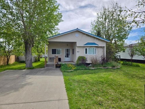 822 3 Street W  Cardston, AB T0K 0K0