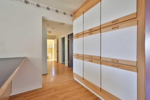 221 N 250 E, Raymond, AB - Indoor Photo Showing Other Room