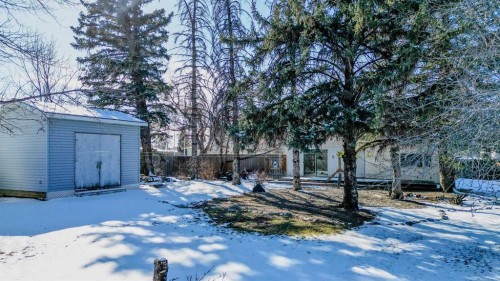 221 N 250 E, Raymond, AB - Outdoor