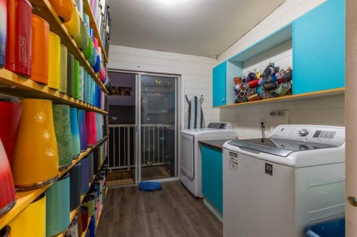 1907 7A Avenue North, Lethbridge, AB - Indoor Photo Showing Laundry Room